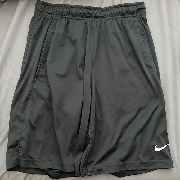 Mens Nike Dri-Fit Shorts - Medium - Picture 1 of 2
